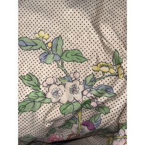 VTG Bedspread Light Weight Pink White floral Hand sewn cotton Blanket  84x92